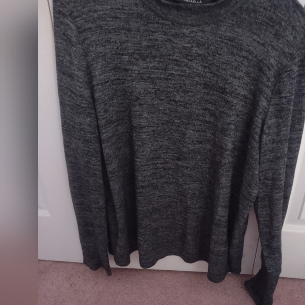 Black/Gray Top Size XL